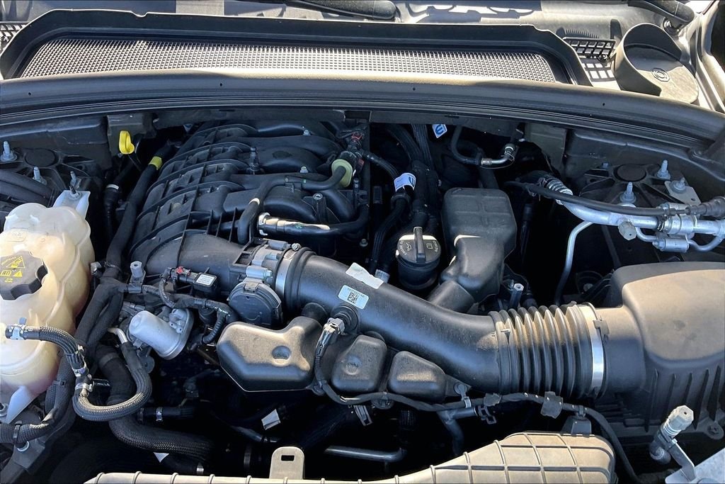 Used 2022 Black Jeep Altitude image 31