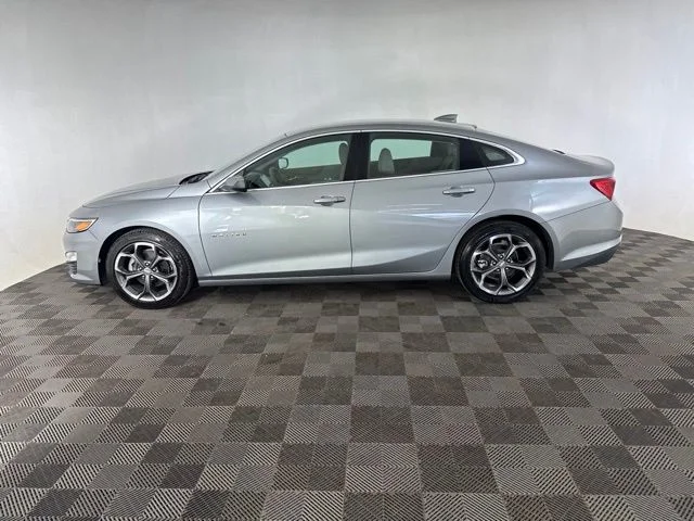 Used 2023 Gray Chevrolet LT image 8
