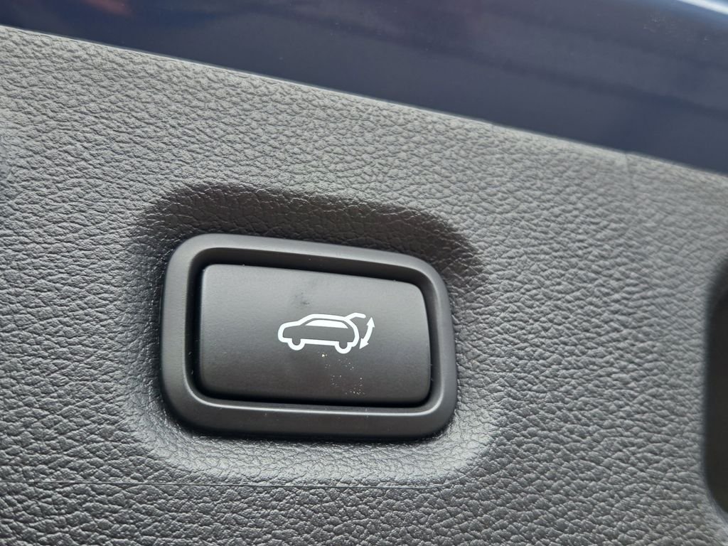 Used 2023 Blue Hyundai SEL image 14