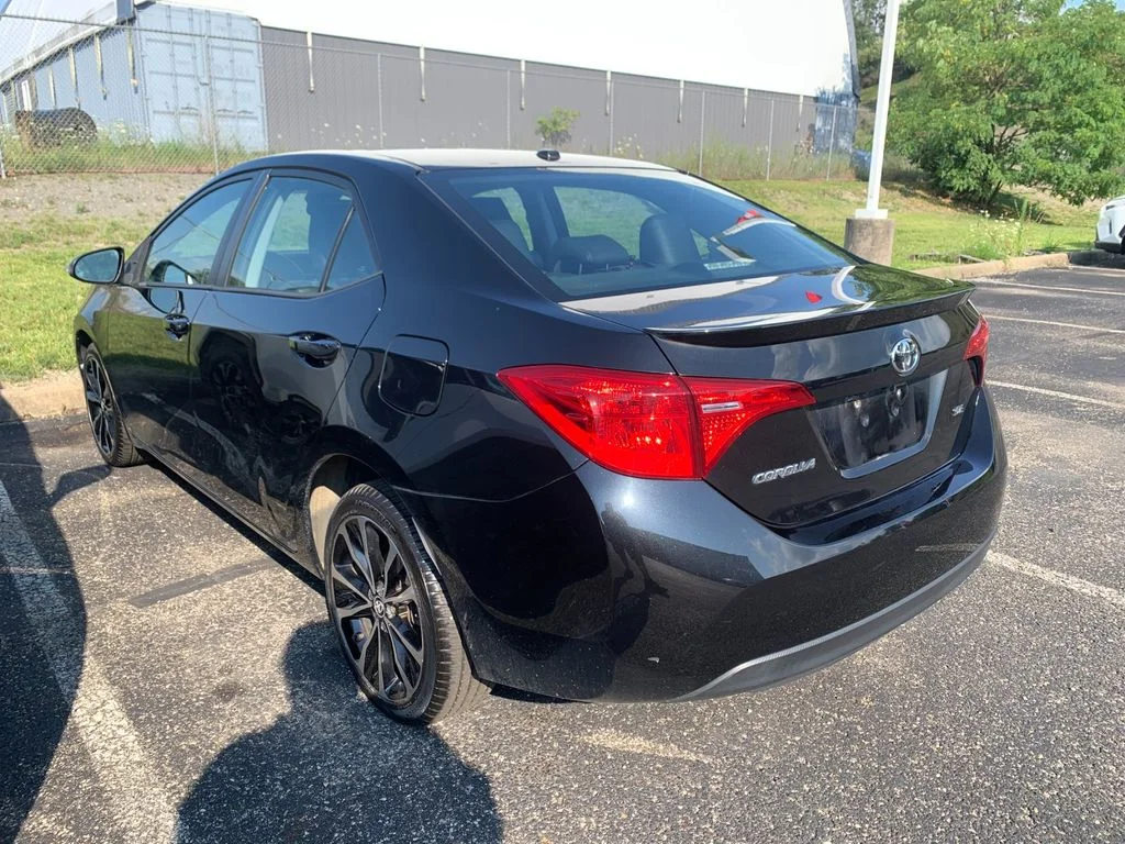 Used 2017 Black Toyota SE image 5