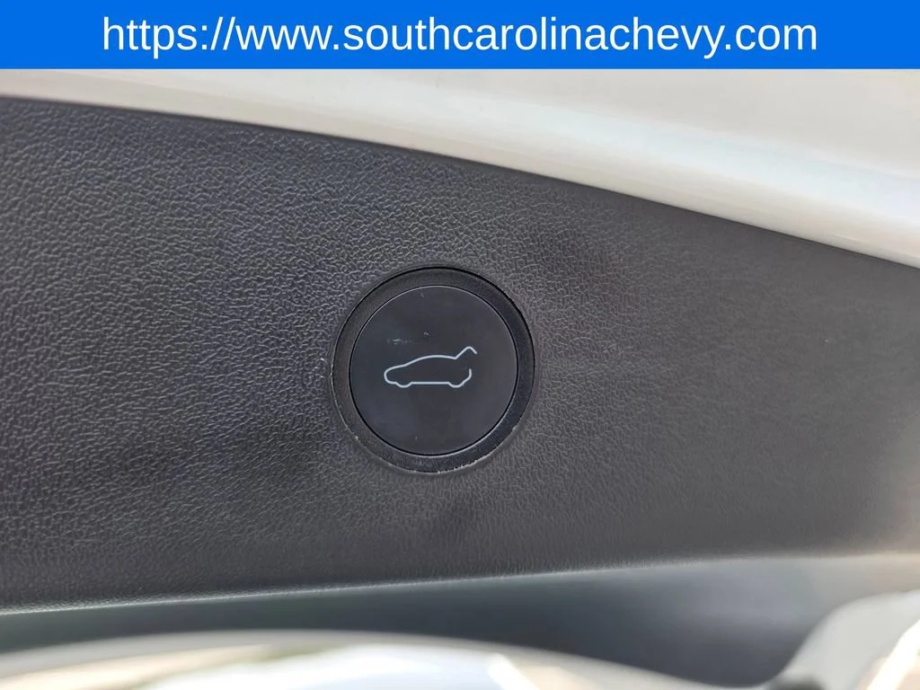 Used 2022  Tesla RWD image 31