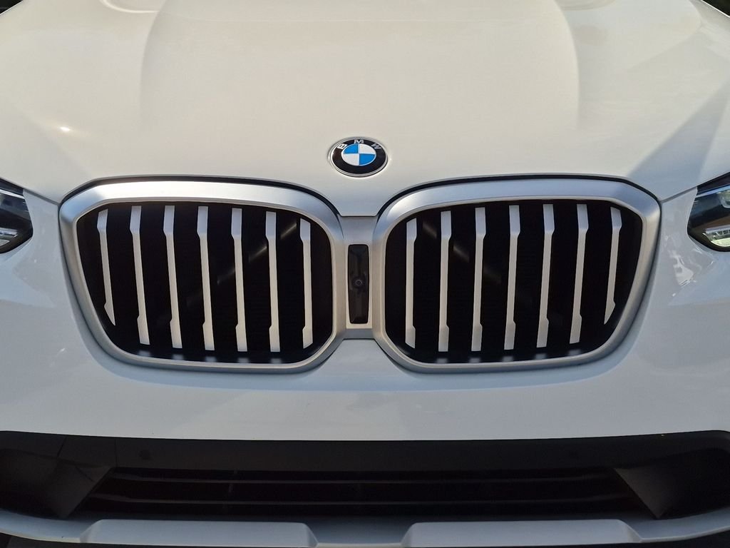 Used 2024 White BMW xDrive30i image 37
