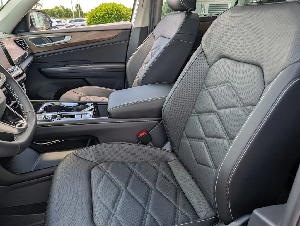 New 2026 White Volkswagen 2.0T SE w/Technology image 10