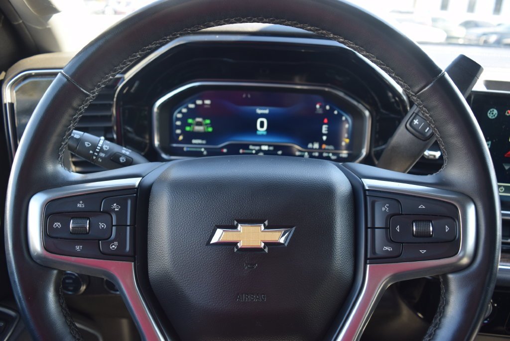 Used 2023 BLACK Chevrolet LT image 22