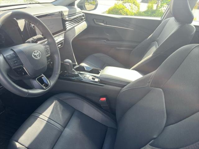 Certified Used 2025 WIND CHILL PEARL Toyota  image 10