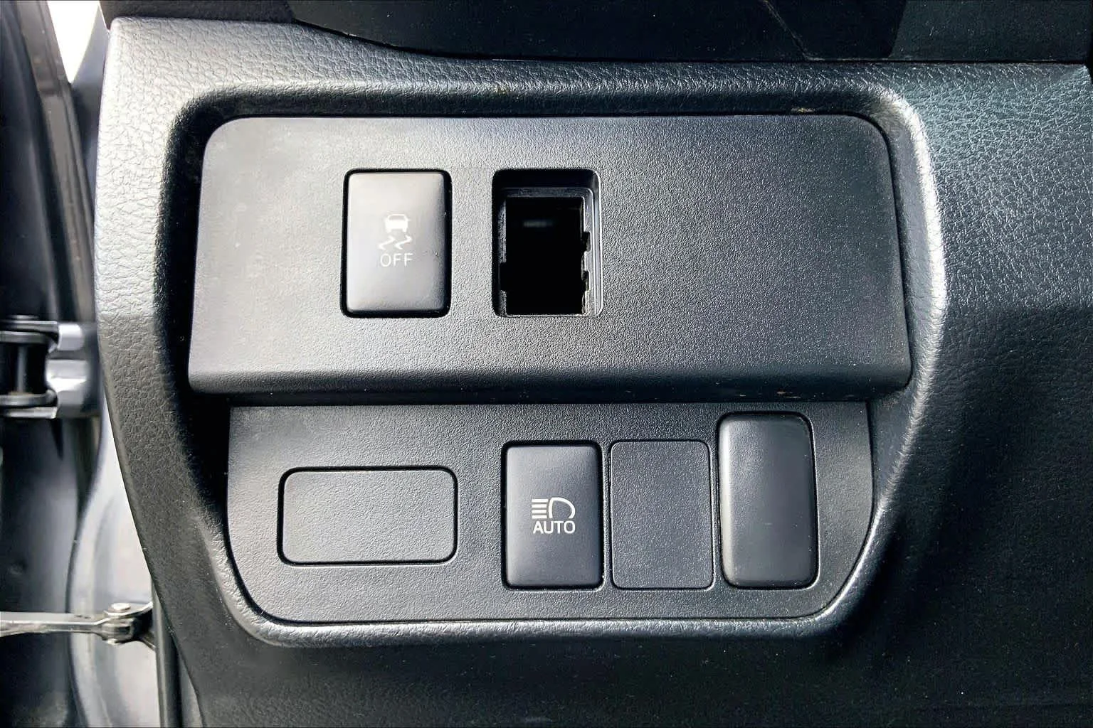 Used 2020 Magnetic Gray Metallic Toyota SR image 33
