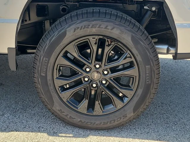 New 2026 Silver Metallic Ford XLT image 8