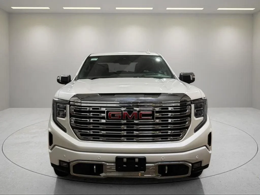Certified Used 2023 White Frost Tricoat GMC Denali image 6