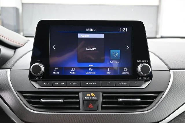 Used 2023 Red Nissan 2.5 SR image 21