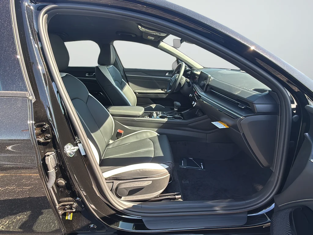 New 2026 Aurora Black Pearl Kia GT-Line image 9