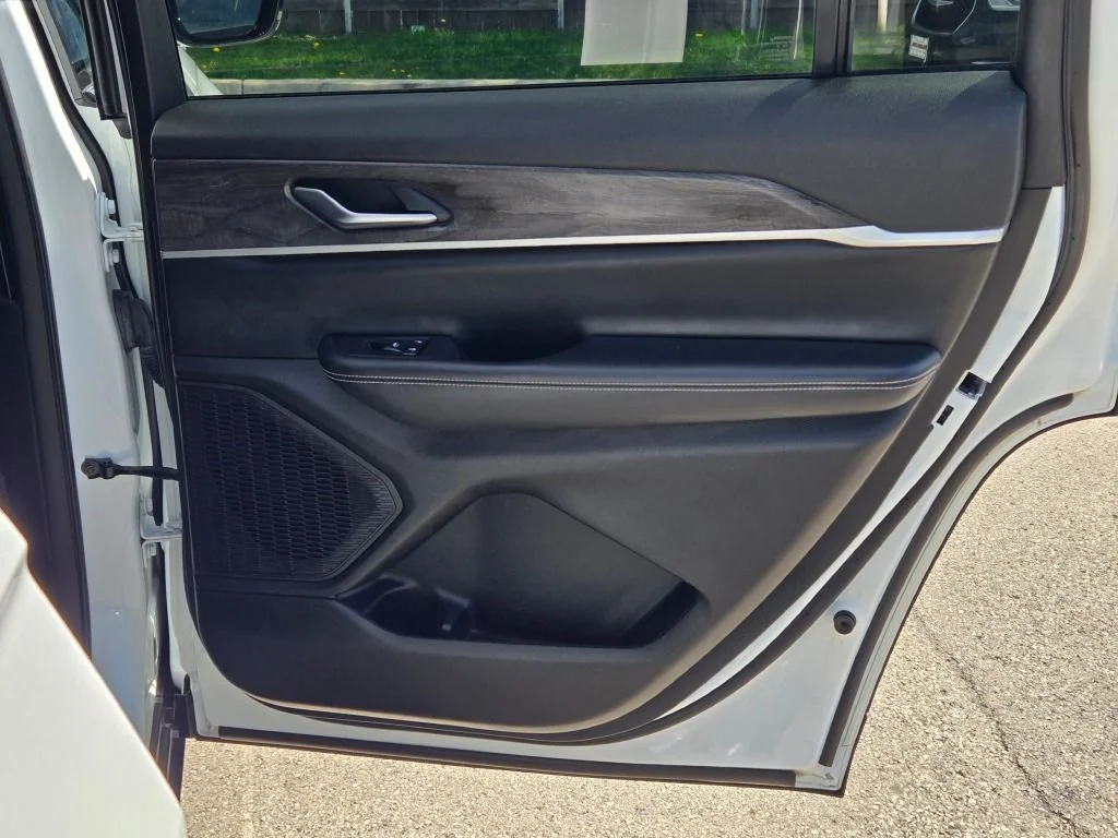 Certified Used 2023 White/off-white Jeep Limited image 9