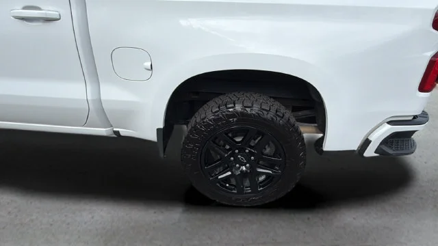 Used 2024 White Chevrolet RST image 39