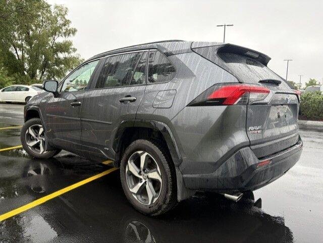 Certified Used 2022 Magnetic Gray Metallic Toyota SE image 10