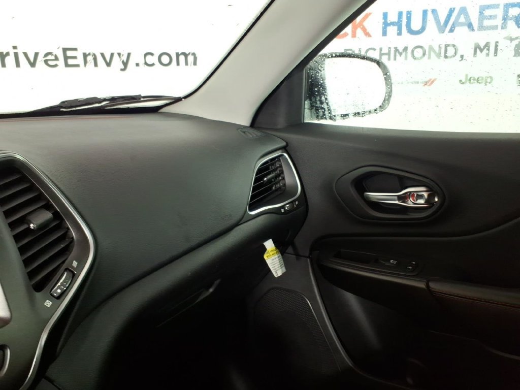 Used 2019 Red Jeep Trailhawk image 20