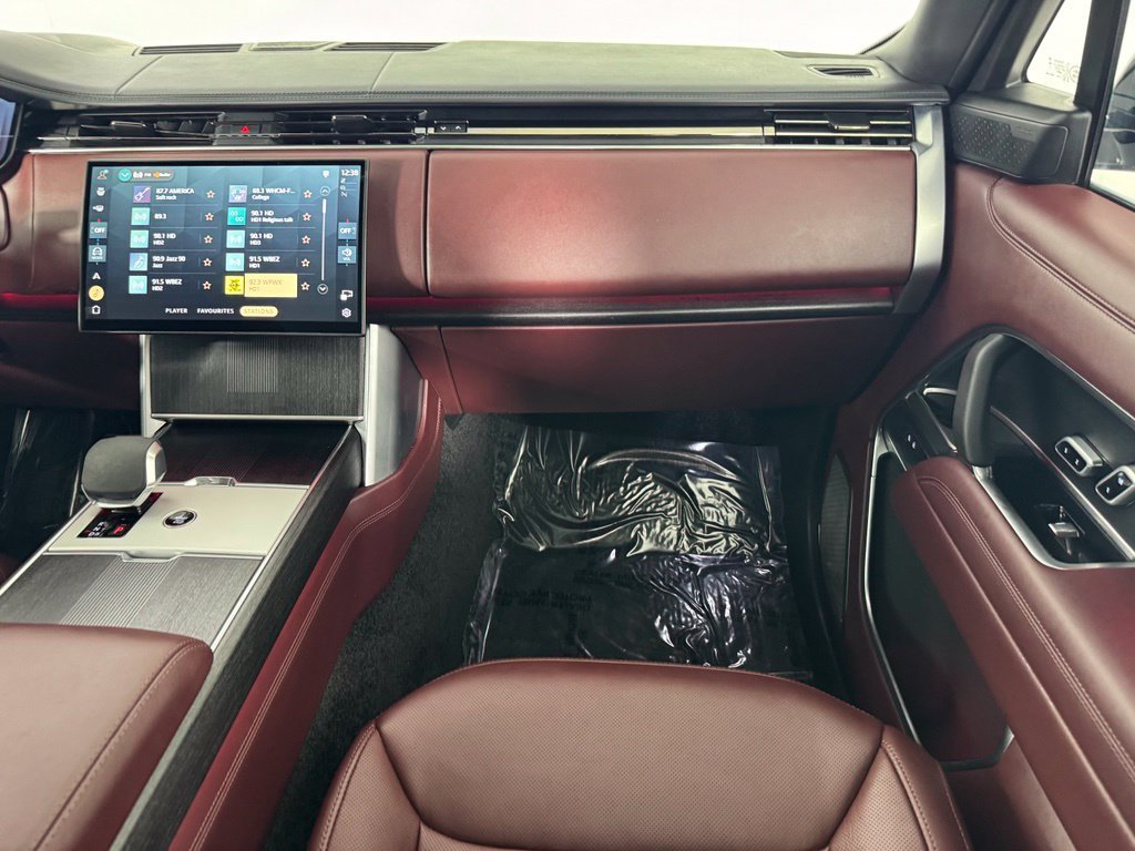 Used 2025 Fuji White Land Rover Autobiography image 23