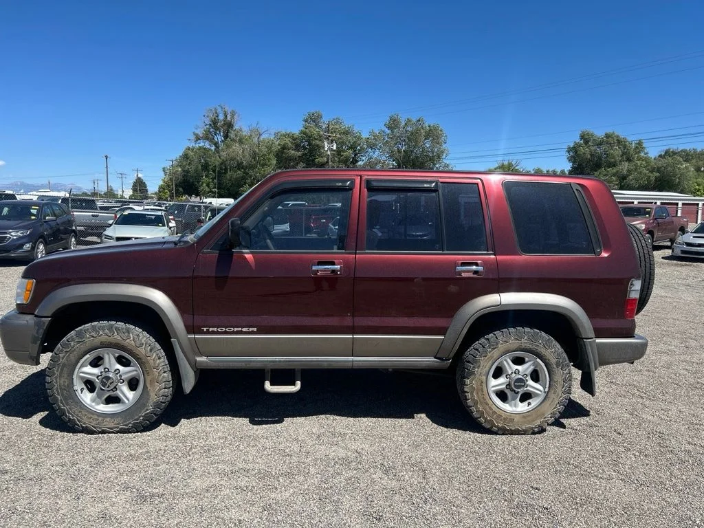 Used 2000 Foxfire Red Mica Isuzu S image 4