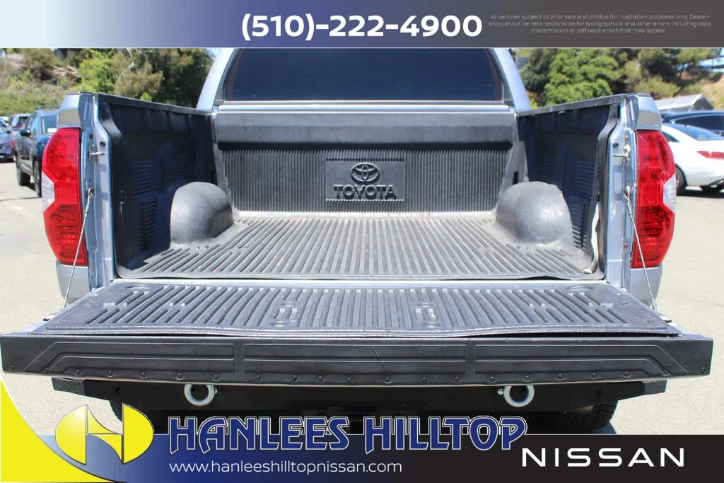 Used 2014 Silver Toyota SR5 image 10