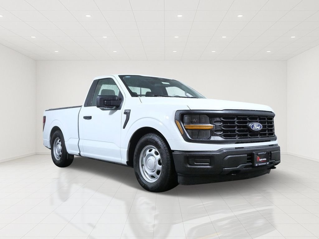 Used 2025 White Ford XL image 1