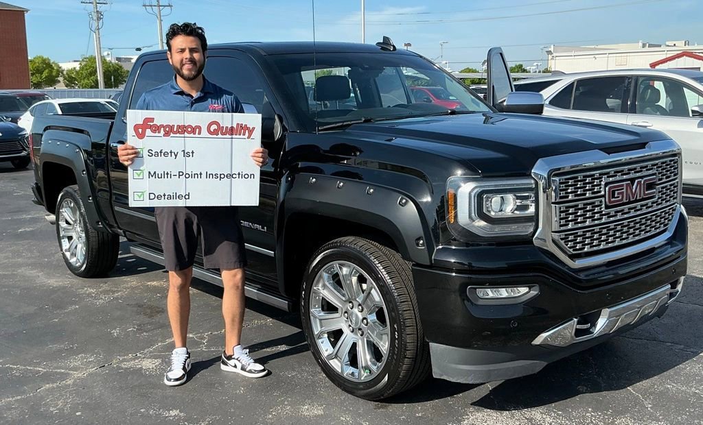 2017 GMC Sierra 4WD Crew Cab Short Box's photo