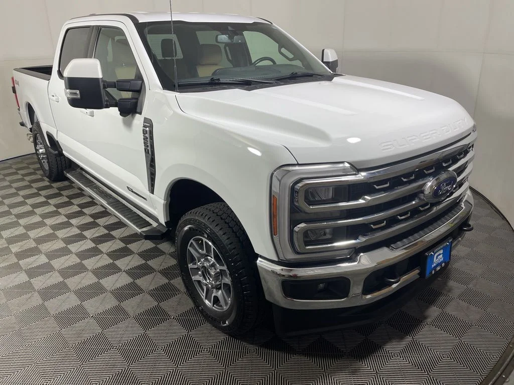 Used 2023 White Ford Lariat image 1