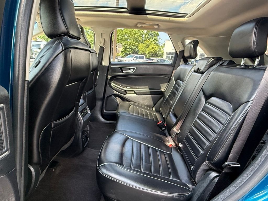 Used 2020 Green Ford SEL image 25