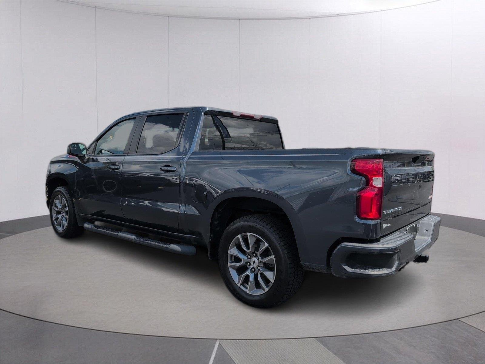 Used 2021 SHADOW GRAY METALLIC Chevrolet RST image 3
