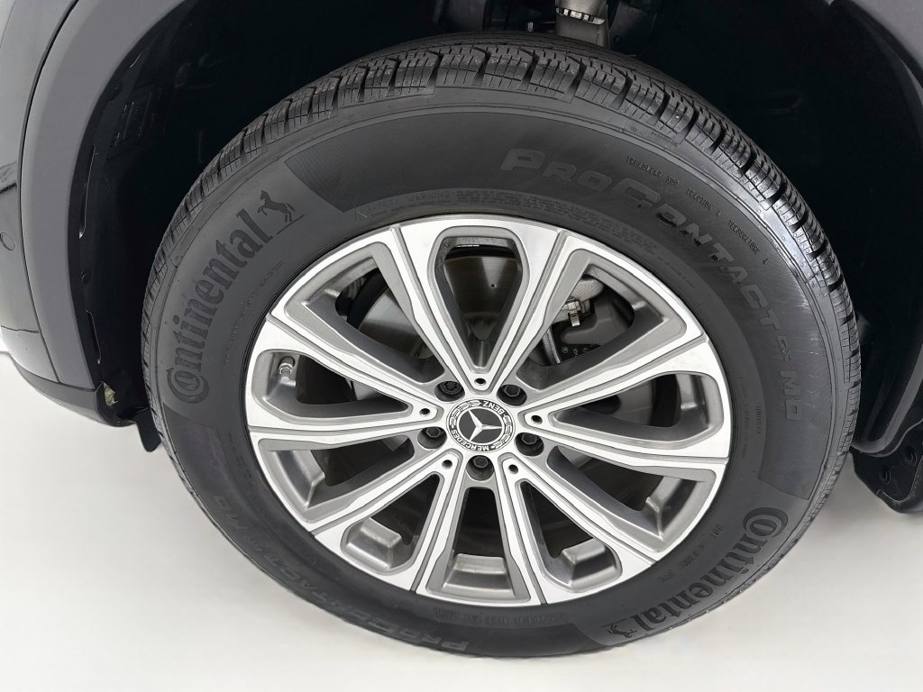 Used 2026 Black Mercedes-Benz GLC 300 image 28