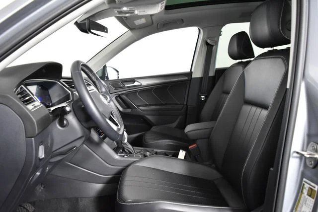 Used 2024 Silver Volkswagen 2.0T SE image 15