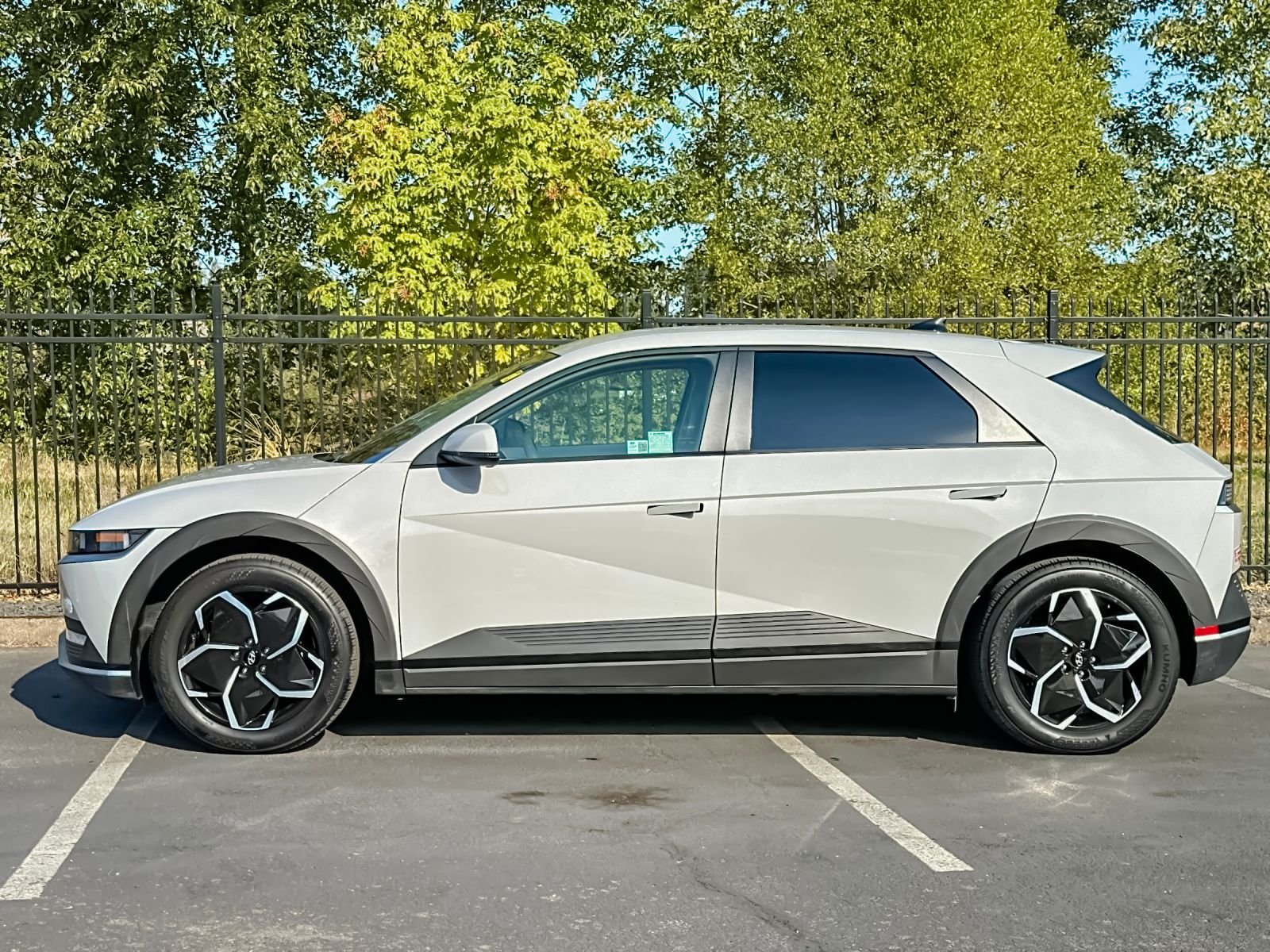 Used 2024 Gray Hyundai SE image 6