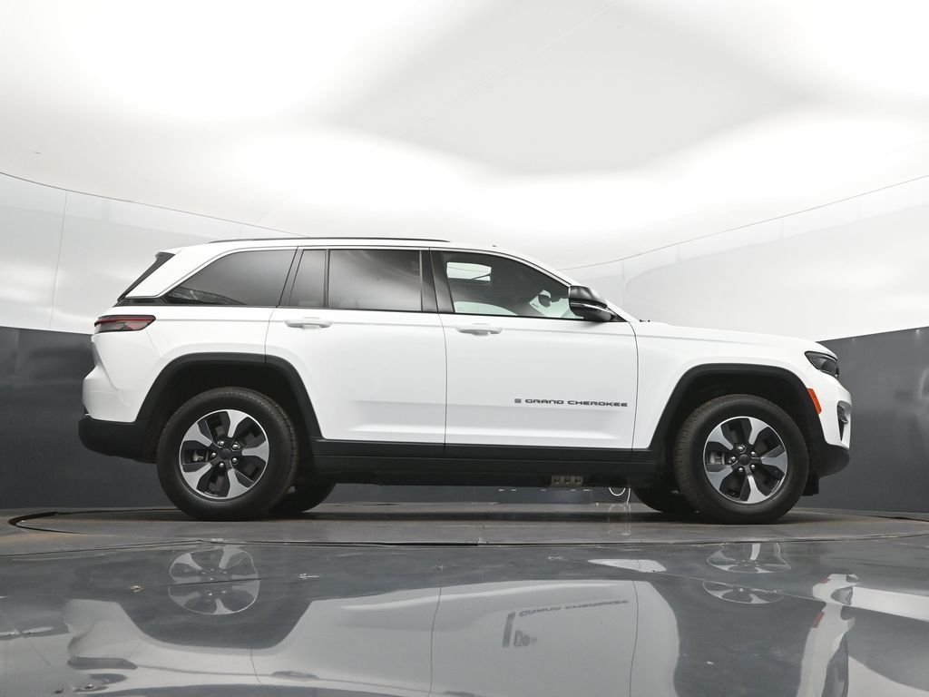 Used 2024 White Jeep 4xe image 43