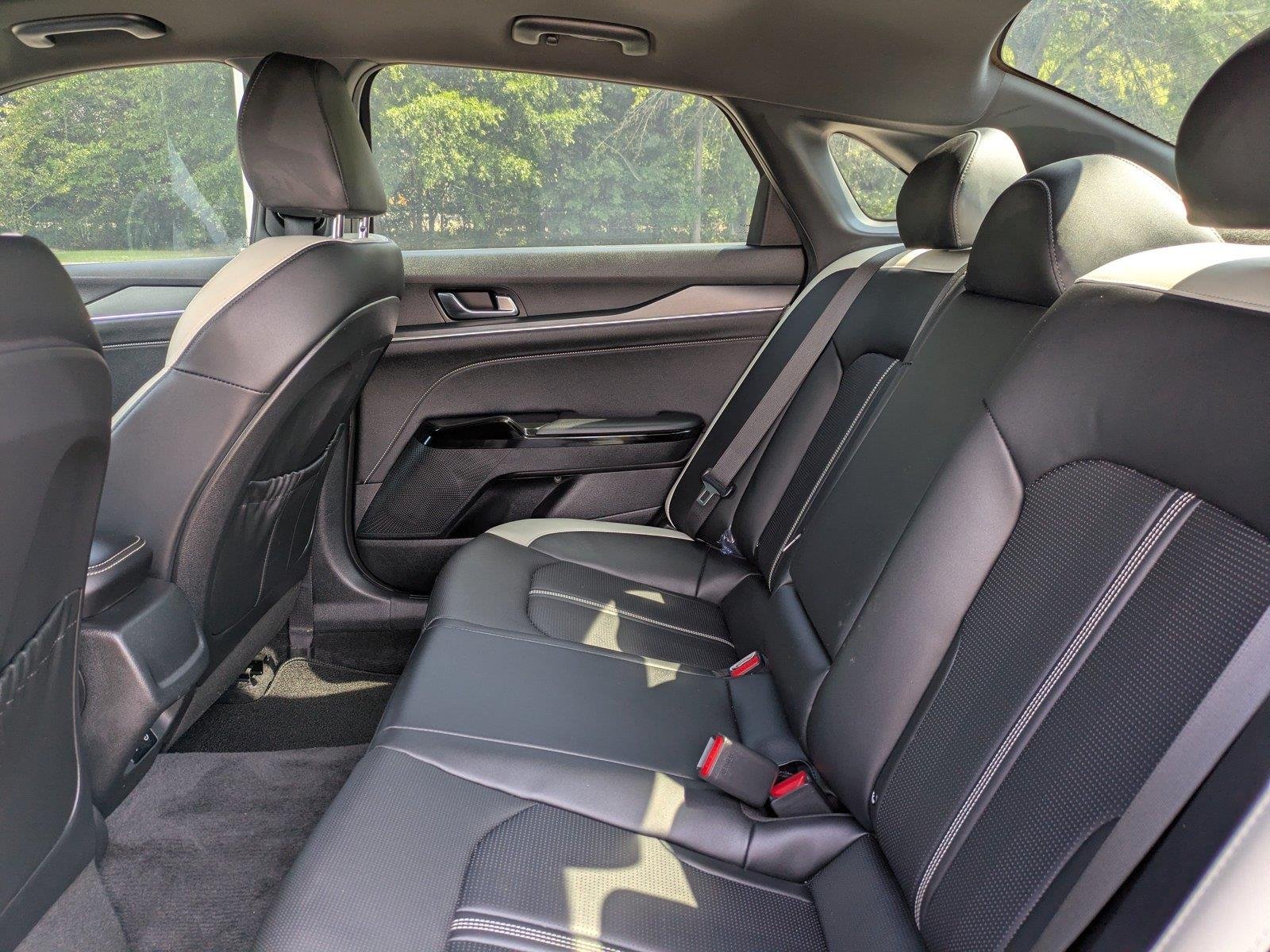 Used 2025 Yacht Blue Kia GT-Line image 13