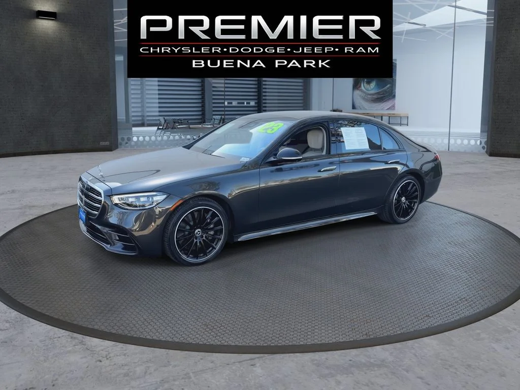 Used 2023 Gray Mercedes-Benz S 500 image 4