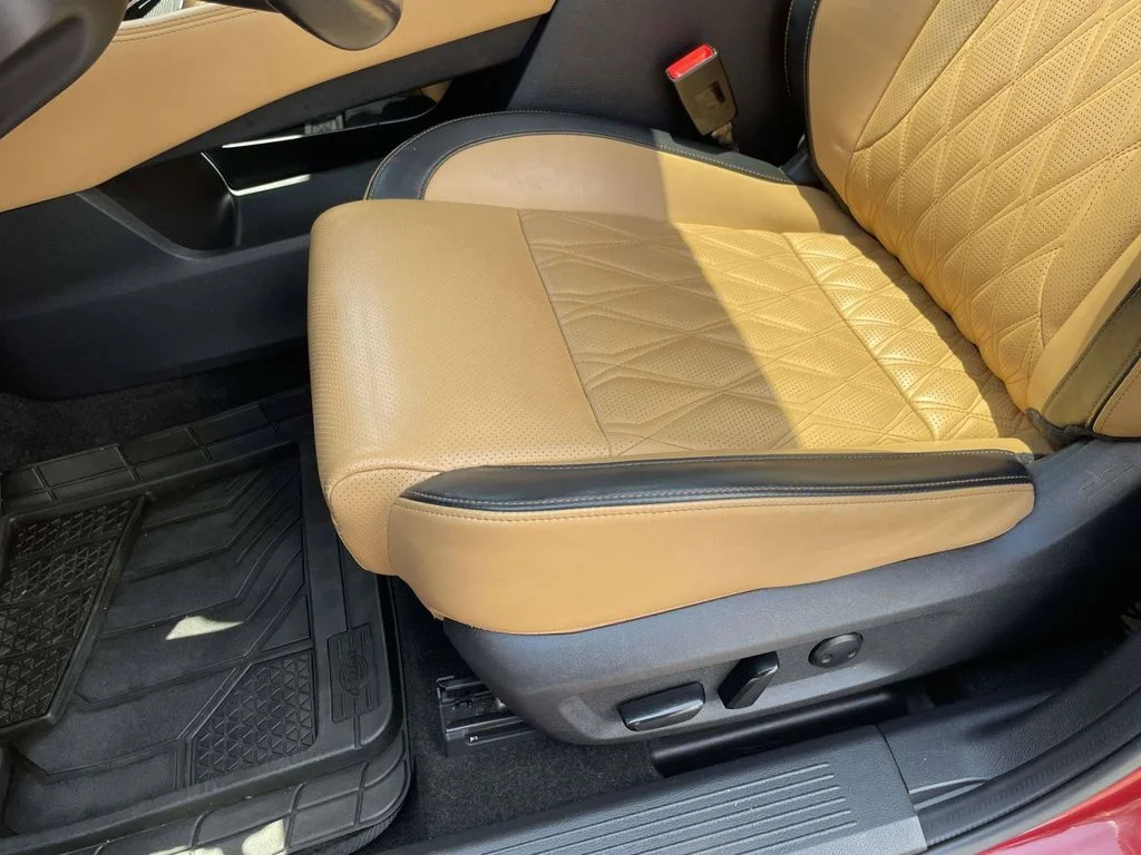 Used 2023 Red Nissan Platinum image 13