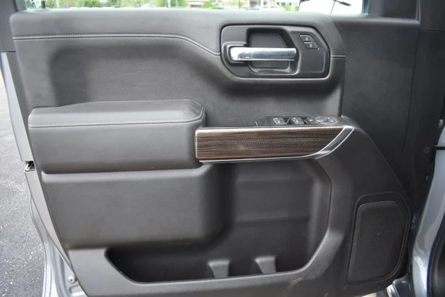 Used 2021 Gray Chevrolet LT image 9