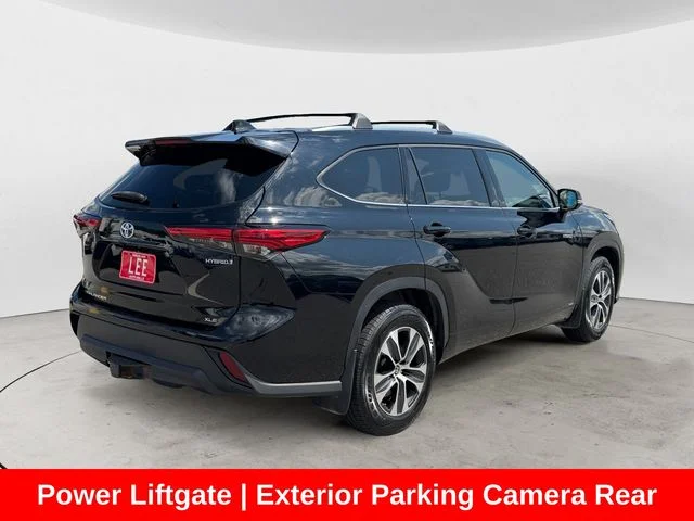 Used 2021 Black Toyota XLE image 6