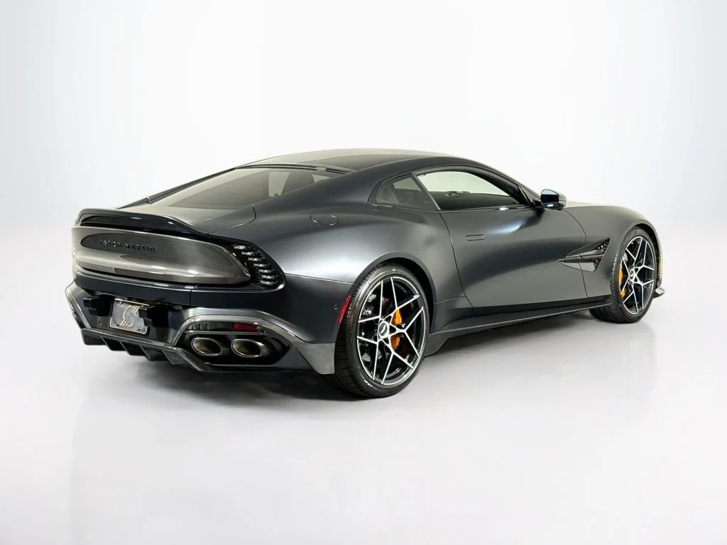 Used 2025 Oberon Black Aston Martin V12 image 5