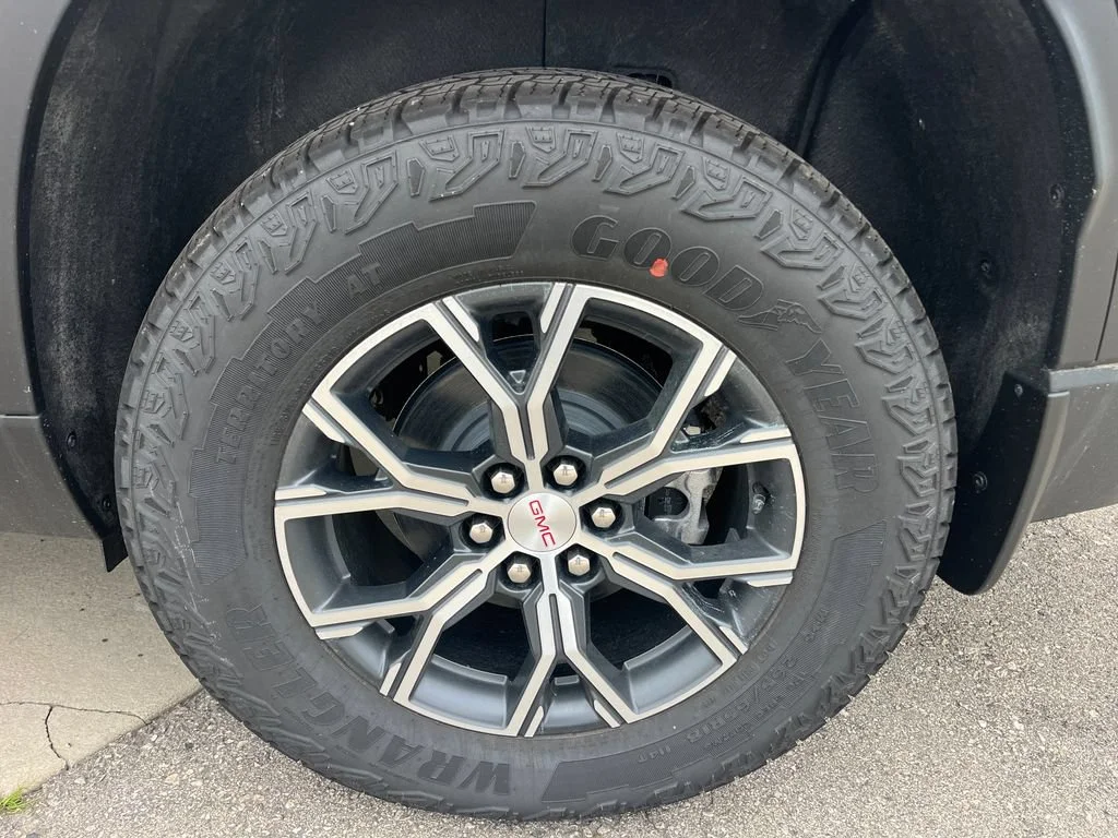 2026 GMC Acadia AT4 - Photo 17