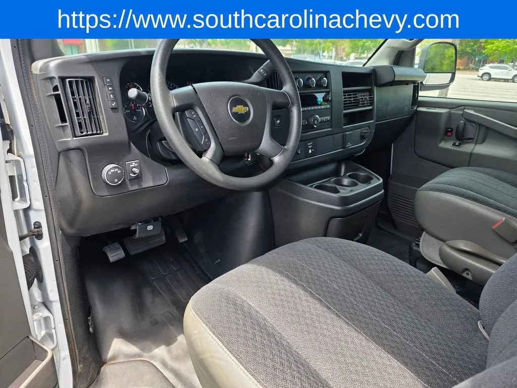 Used 2025 Summit White Chevrolet WT image 33