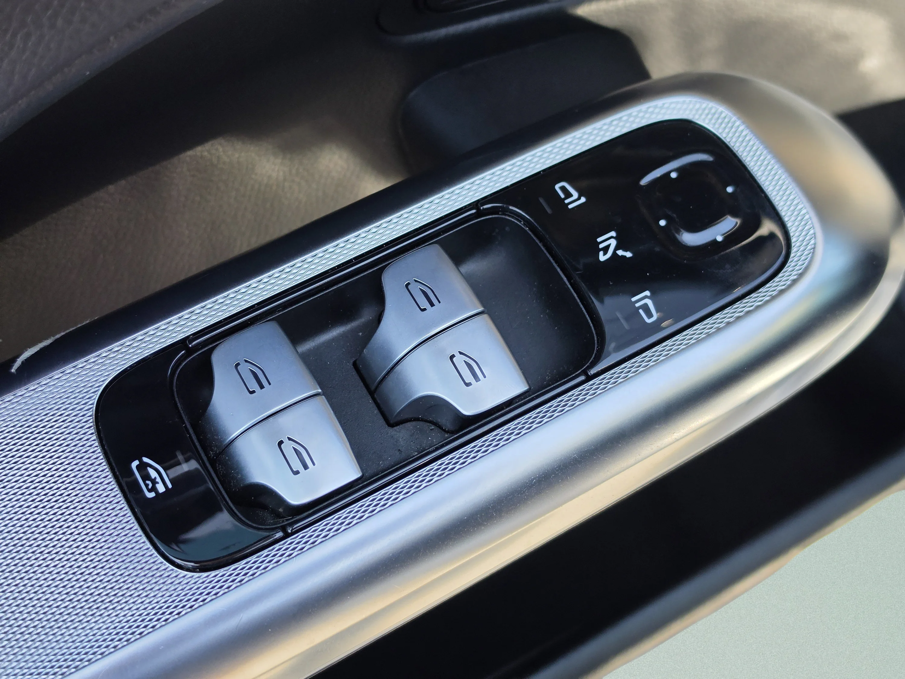 Used 2025 Obsidian Black Metallic Mercedes-Benz E 350 image 20