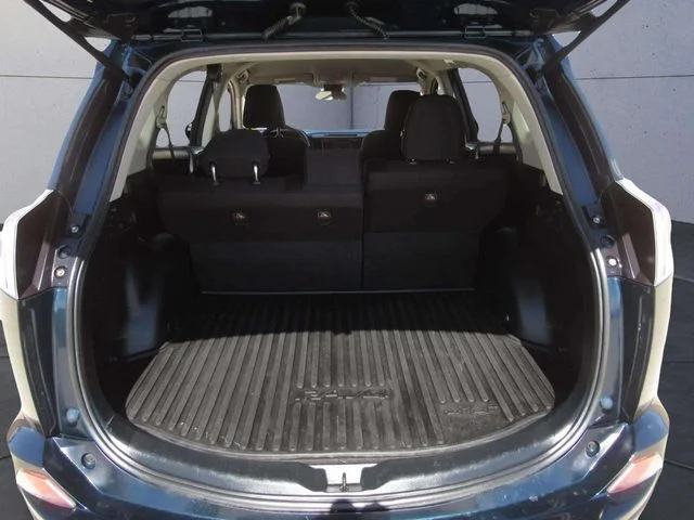 Used 2018 Aqua Toyota LE image 12