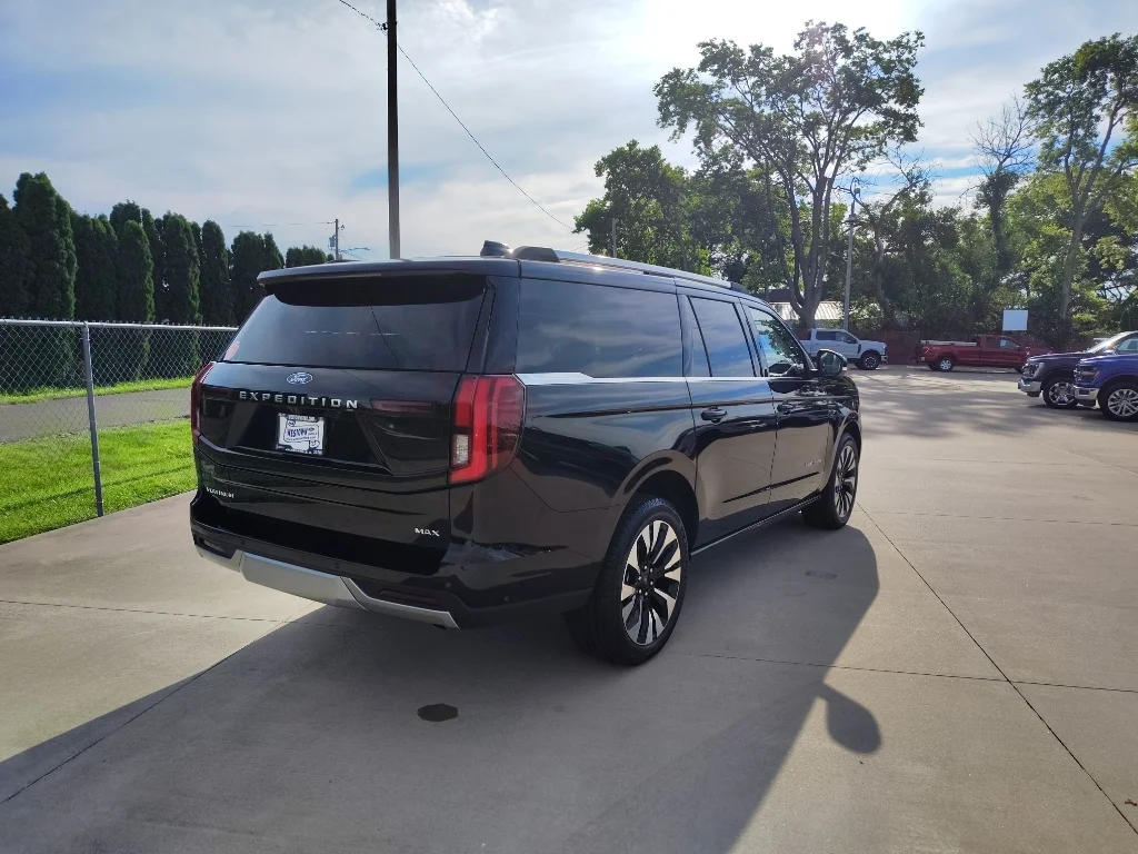 Used 2025 Agate Black Metallic Ford Platinum image 4