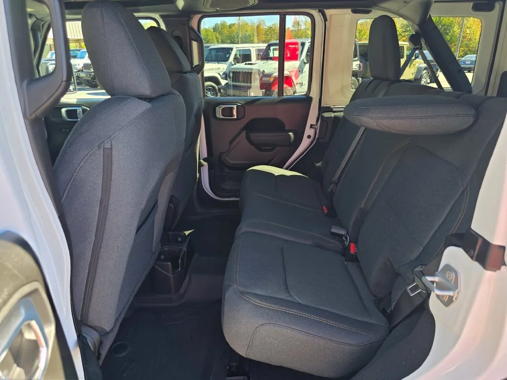 New 2027 White/off-white Jeep Sport S image 10