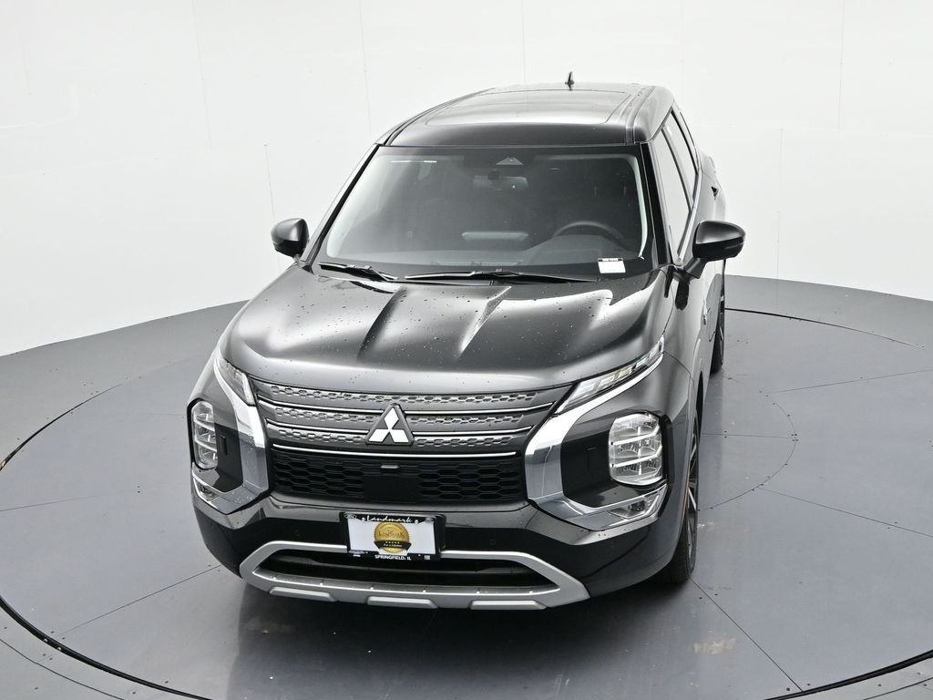 New 2025 Black Mitsubishi SE image 13
