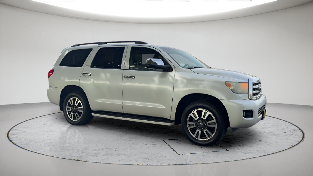 Used 2010 Super White Toyota Platinum image 5