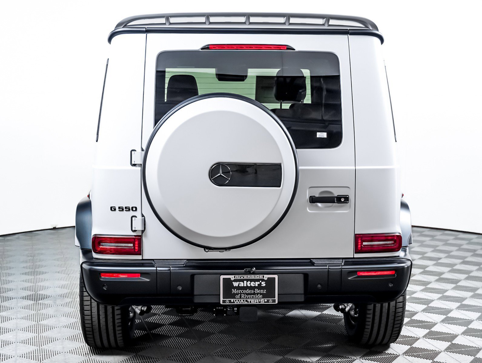 New 2026 MANUFAKTUR Moonlight White Magno Mercedes-Benz G 550 image 7