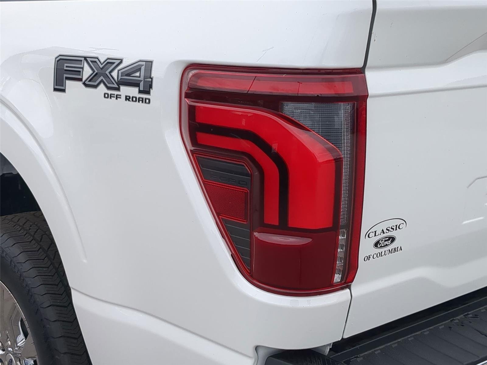 New 2026 Star White Metallic Tri-Coat Ford Lariat® image 12