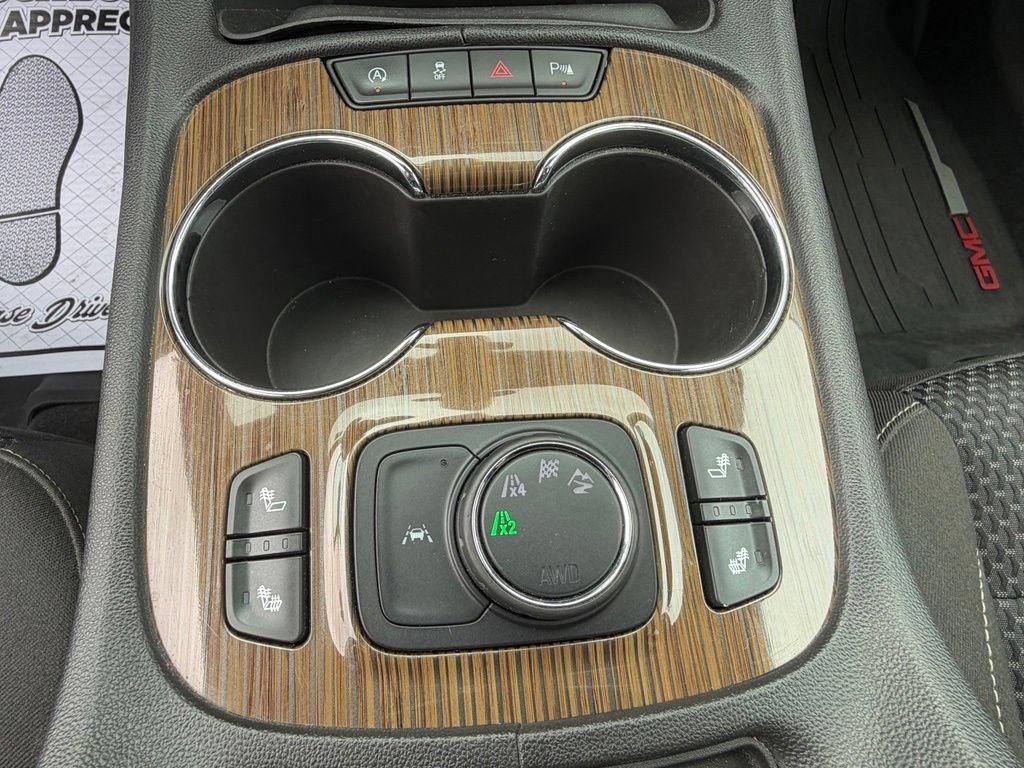 Used 2022 Summit White GMC SLE image 26