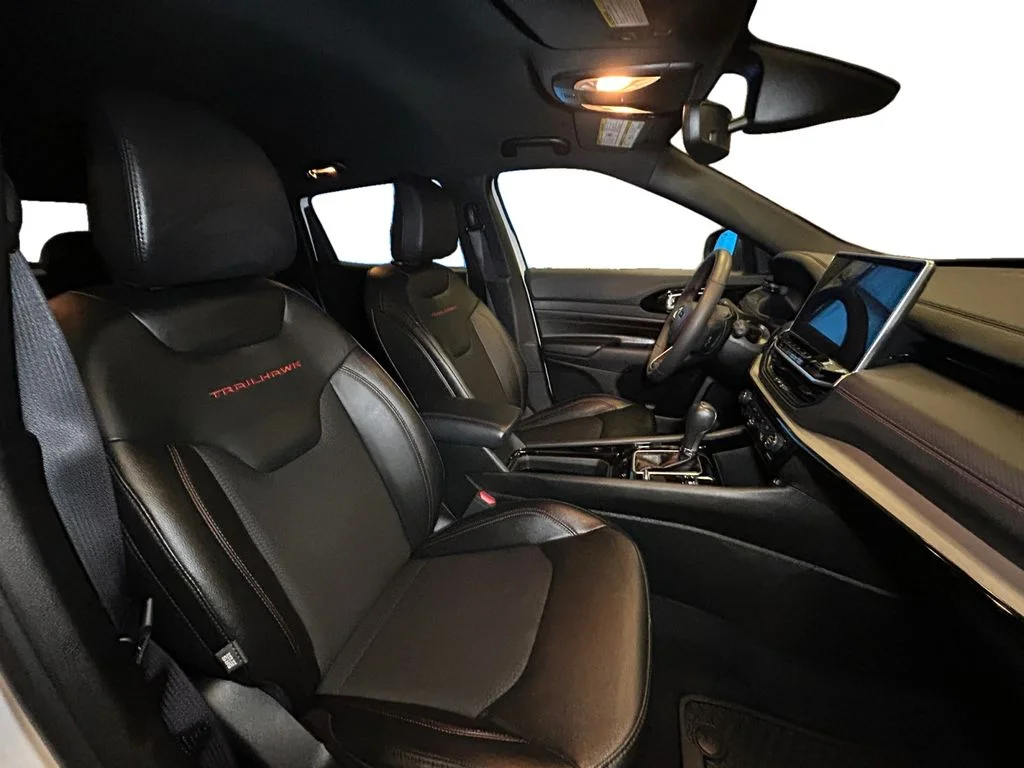 Used 2025 Bright White Jeep Trailhawk image 15