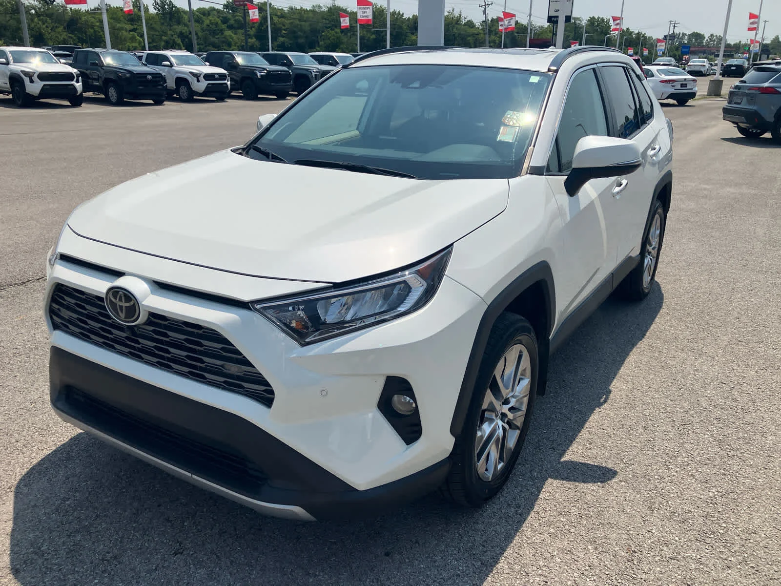 Certified Used 2020 Blizzard Pearl Toyota Limited image 5