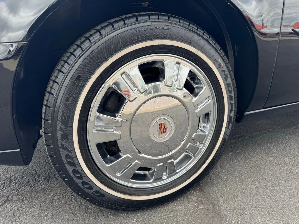 Used 2010 Black Cadillac Base image 21